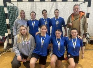 Iskolánk diákjai aranyérmesek lettek a 2024/2025-ös Diákolimpia floorball országos döntőjében!