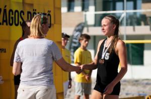 Különdíjat nyert Kajdácsi Kíra a strandkézilabda országos diákolimpia döntőn!